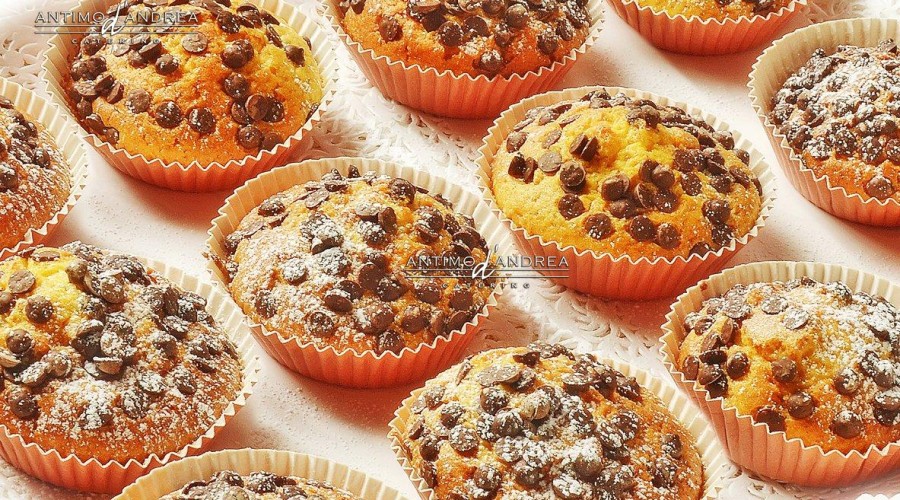 muffin-dolci-con-gocce-di-cioccolato1.jpg